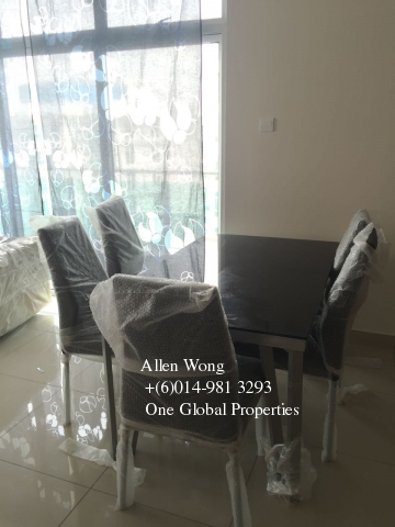 m condominium @ larkin Photo 2