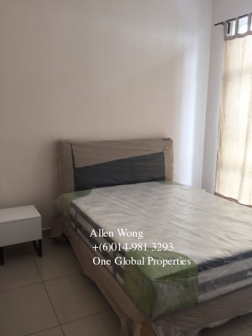 m condominium @ larkin Photo 3