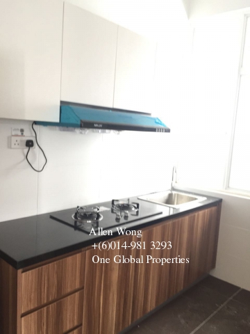m condominium @ larkin Photo 1