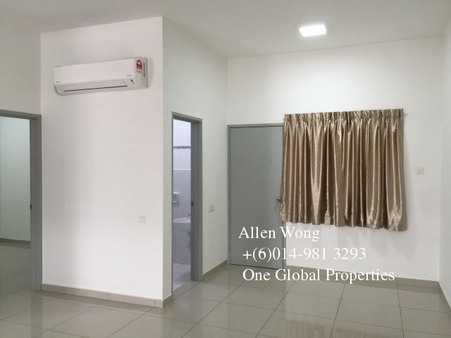 setia tropika 2 storey for rent Photo 2