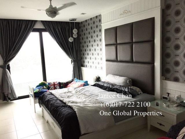 taman seri austin double storey corner house Photo 5