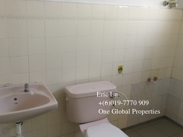 skudai bsj 2 sty corner house rm1500 Photo 4