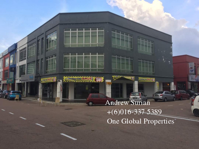 bukit indah three storey shop office Photo 1